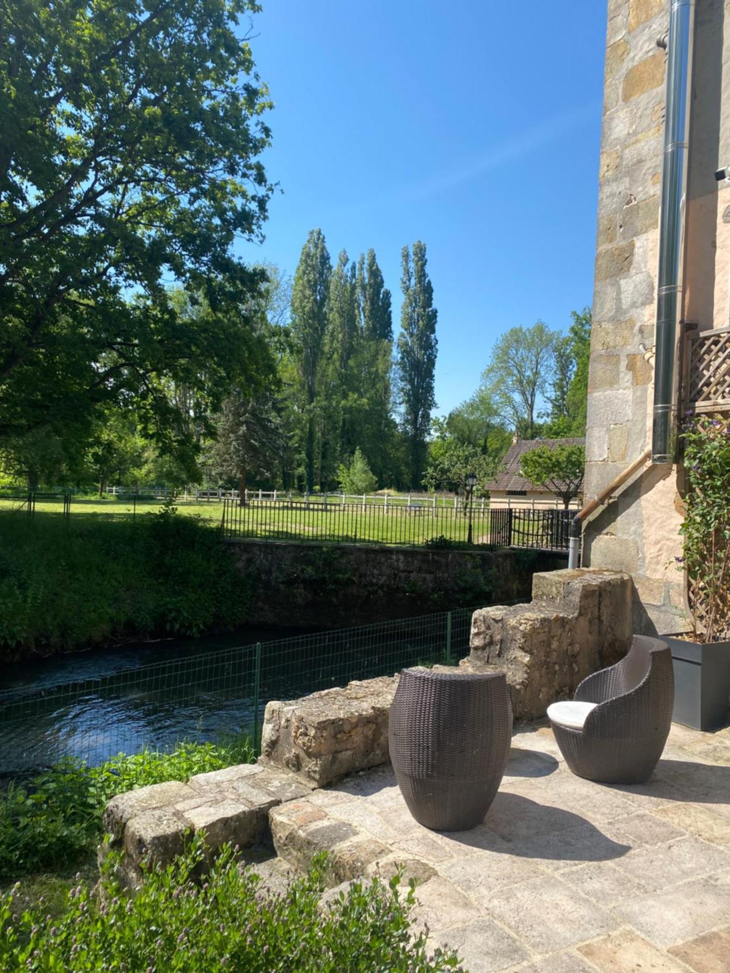 Le Moulin Bleu Bed and Breakfast Saint Cyr-sous-Dourdan Buitenkant foto